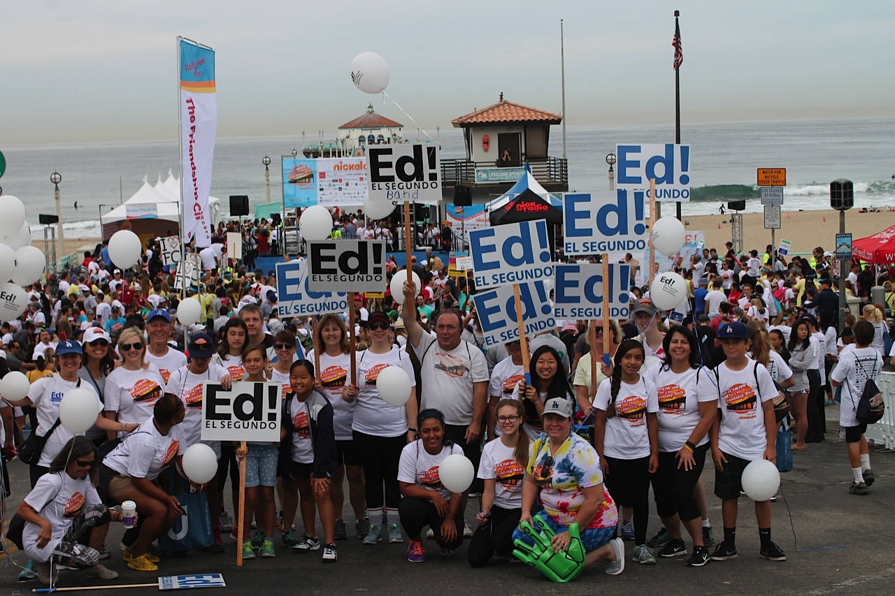 Skechers friendship hotsell walk 2016